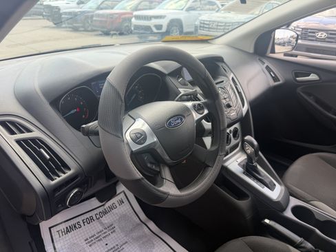 Used 2014 Ford Focus SE FWD image 28