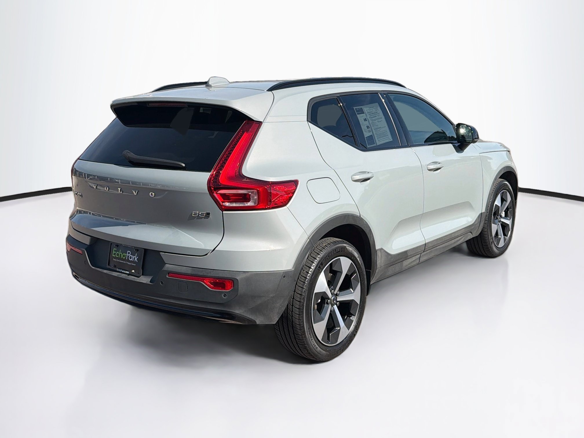 Used 2026 Volvo XC40 B5 Plus AWD/4WD image 9