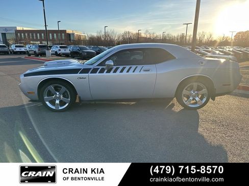 Used 2010 Dodge Challenger R/T image 4