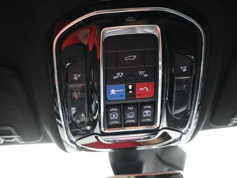 Used 2021 Jeep Grand Cherokee L Overland w/ Luxury Tech Group IV AWD/4WD image 10