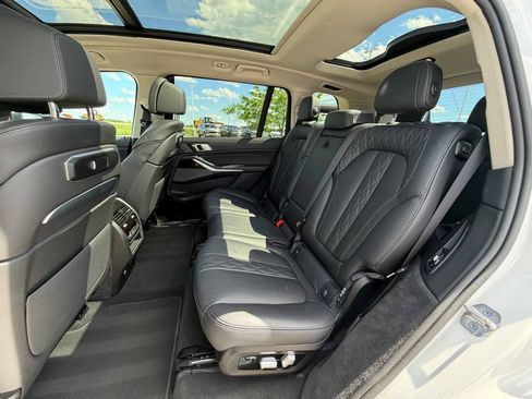 Used 2026 BMW X7 xDrive40i AWD/4WD image 19