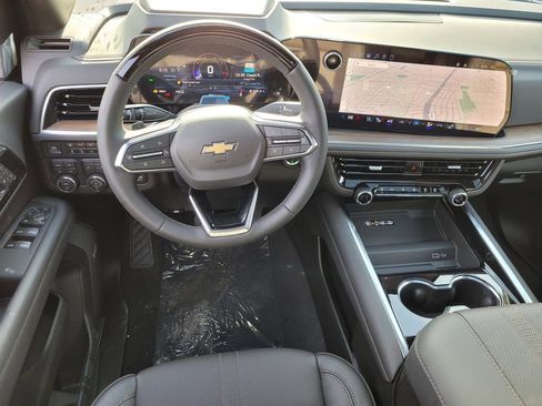 New 2026 Chevrolet Suburban High Country AWD/4WD image 9