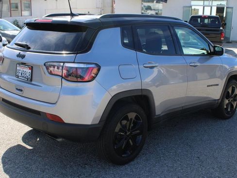 Used 2018 Jeep Compass Altitude w/ Popular Equipment Group image 4