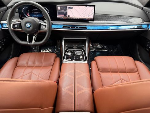 Certified 2025 BMW 750e xDrive w/ Executive Package image 10