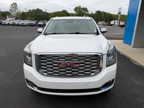 Used 2019 GMC Yukon XL Denali w/ Denali Ultimate Package AWD/4WD image 13