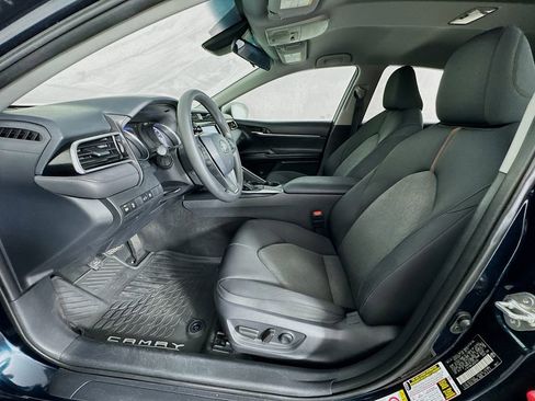 Used 2018 Toyota Camry LE image 15