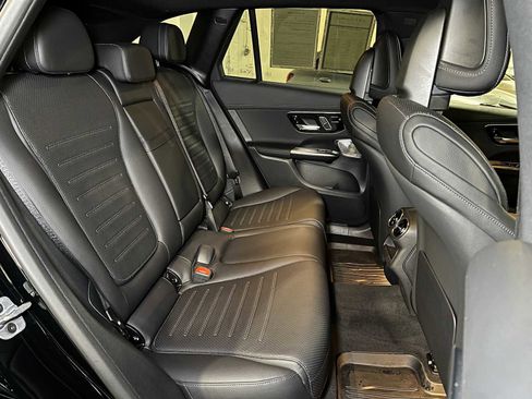 Used 2025 Mercedes-Benz GLC 300 4MATIC image 14