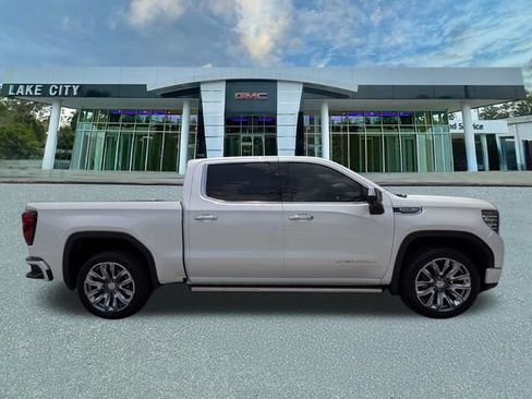 Used 2024 GMC Sierra 1500 Denali w/ Denali Reserve Package AWD/4WD image 2