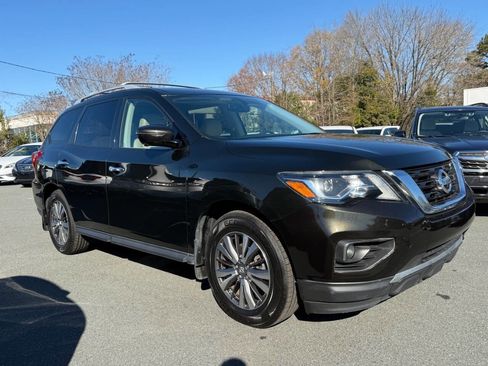 Used 2017 Nissan Pathfinder SL w/ SL Premium Package image 3