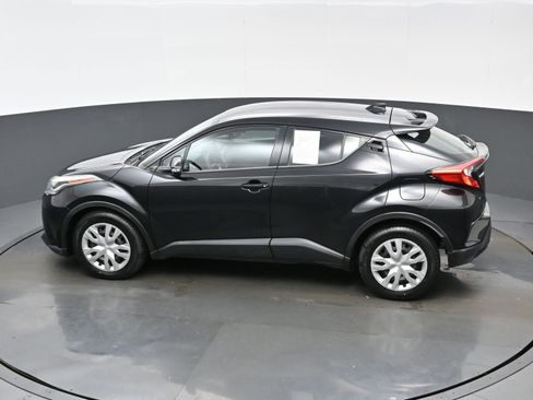 Used 2021 Toyota C-HR LE FWD image 35