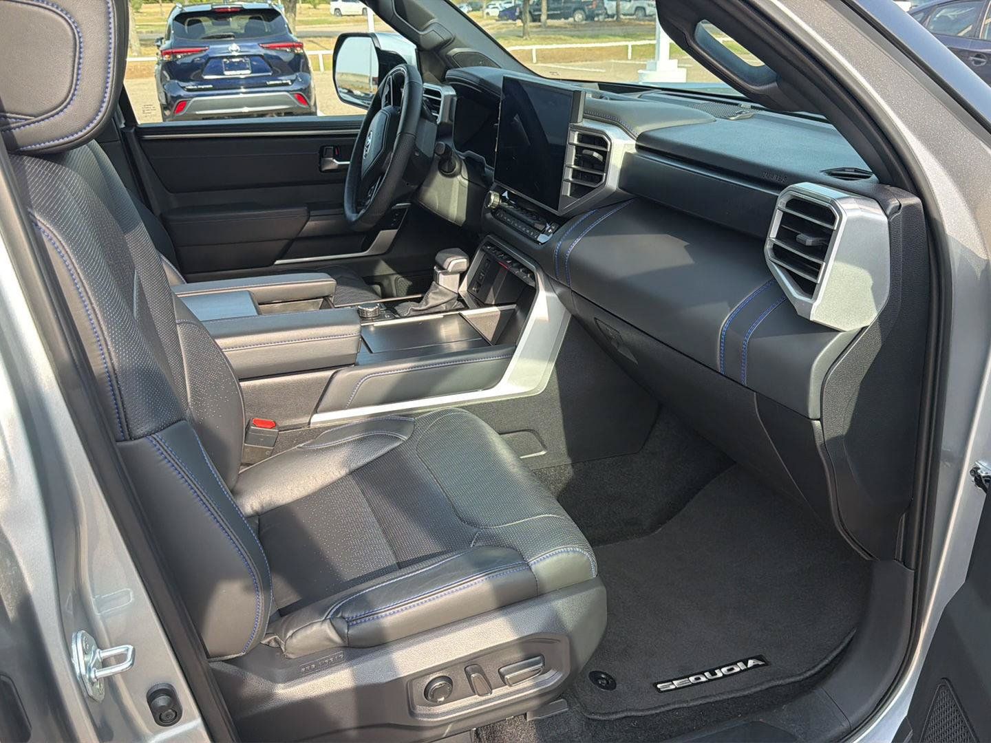 Certified 2025 Toyota Sequoia Platinum AWD/4WD image 22