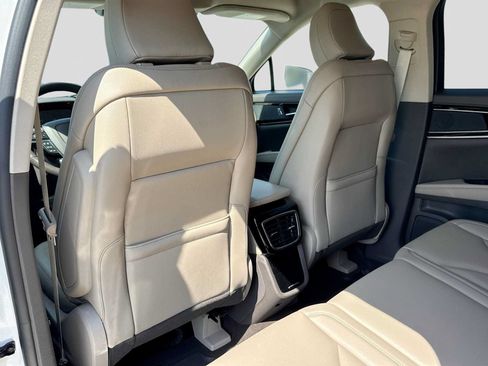 Used 2023 Lincoln Nautilus AWD w/ Premium Package image 17