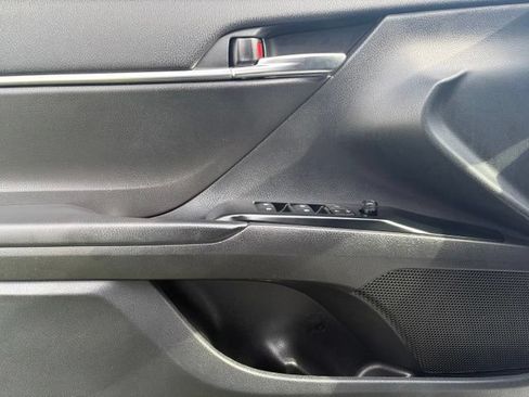 Used 2020 Toyota Camry SE FWD image 21