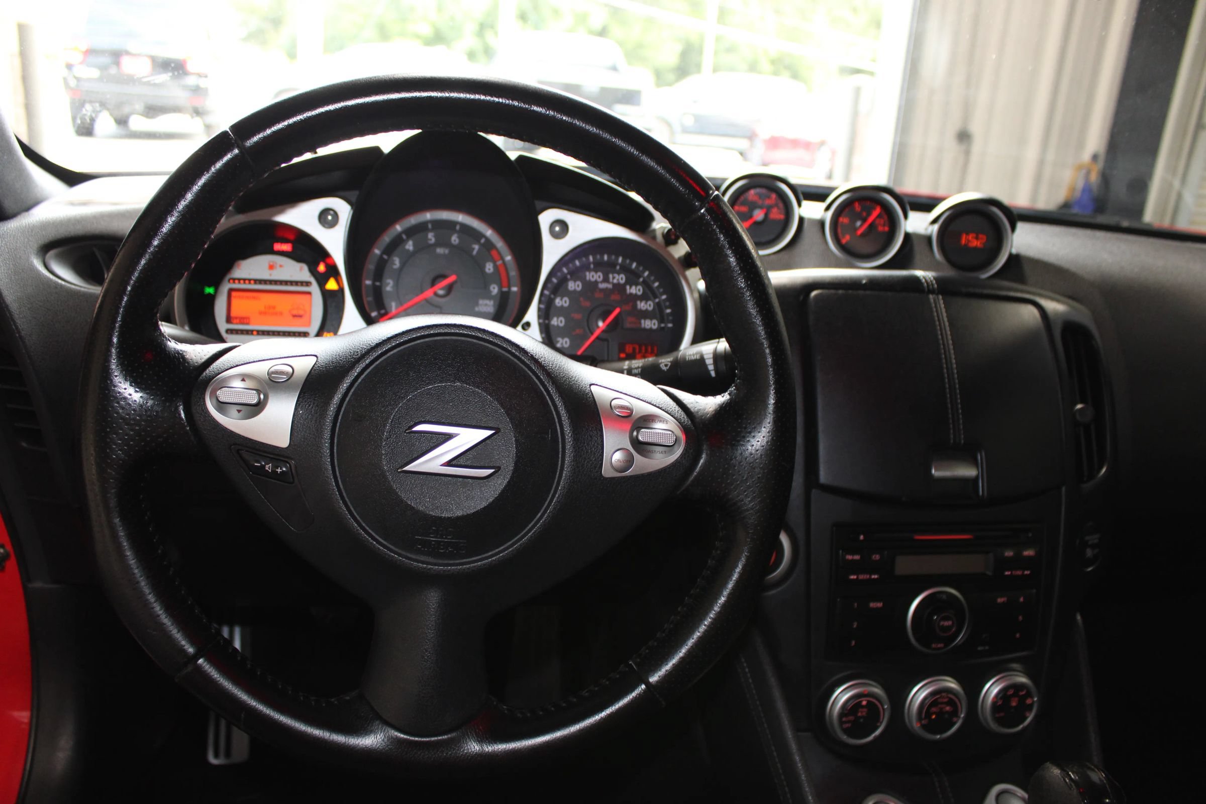 Used 2012 Nissan 370Z Coupe RWD image 12
