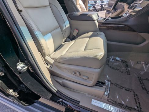 Used 2017 Chevrolet Tahoe LT image 16