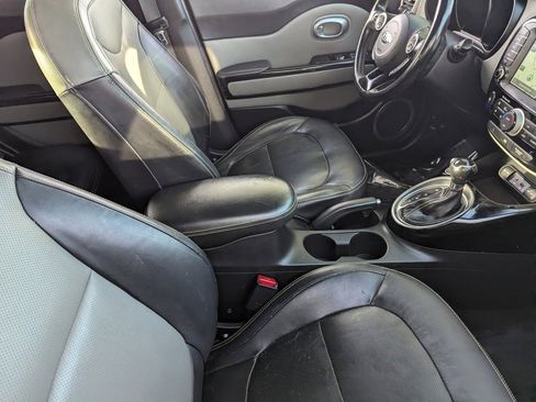 Used 2015 Kia Soul + w/ Primo Package image 12