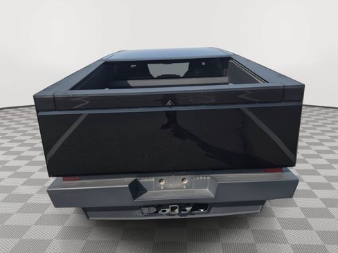 Used 2025 Tesla Cybertruck AWD Crew Cab image 9