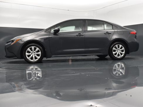 Used 2026 Toyota Corolla LE image 28