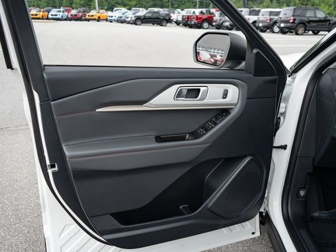 New 2026 Ford Explorer Active w/ Active Comfort Package RWD image 16