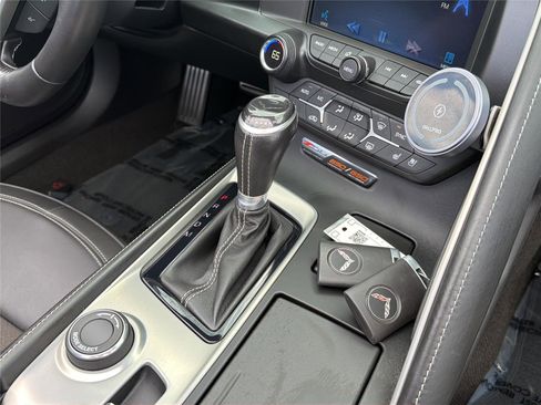 Used 2015 Chevrolet Corvette Z06 w/ 3LZ Preferred Equipment Group RWD image 28