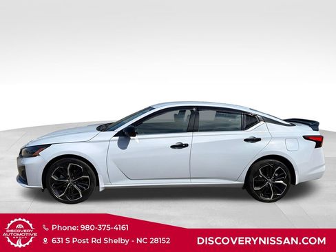 Certified 2023 Nissan Altima 2.5 SR AWD/4WD image 12