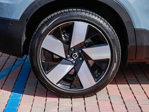 Used 2023 Volvo C40 P8 Recharge Ultimate w/ Protection Package Premier image 10