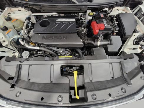 Used 2025 Nissan Rogue SV image 9