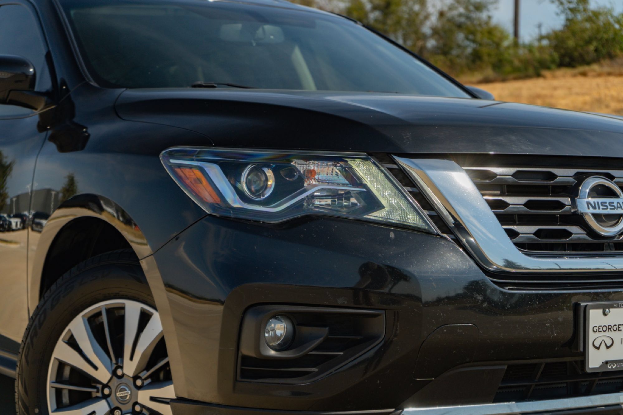 Used 2020 Nissan Pathfinder SV FWD image 3