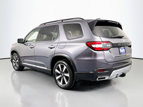 Certified 2023 Honda Pilot Touring image 7