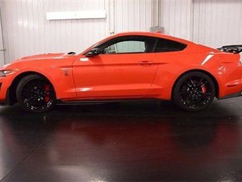 Used 2022 Ford Mustang Shelby GT500 w/ Handling Package image 4