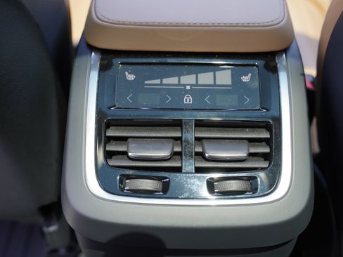 Used 2022 Volvo XC90 T6 Inscription AWD/4WD image 6
