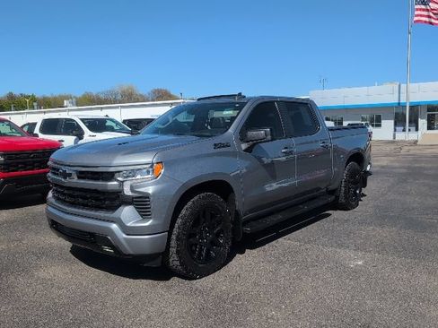 Used 2023 Chevrolet Silverado 1500 RST AWD/4WD image 2