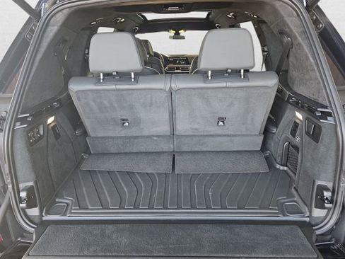 Used 2022 BMW X7 xDrive40i w/ M Sport Package AWD/4WD image 13