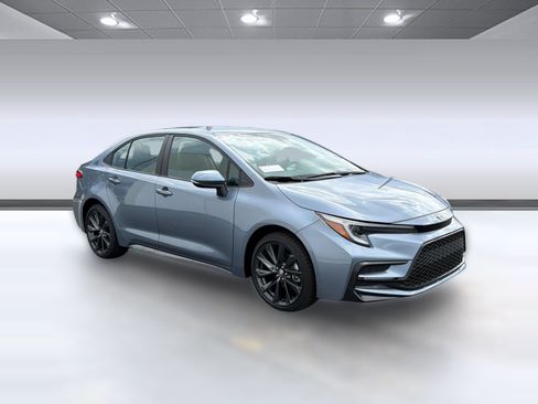 Used 2026 Toyota Corolla SE w/ SE Package FWD image 7