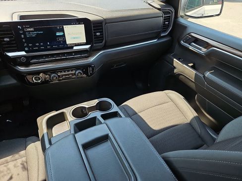Used 2023 Chevrolet Silverado 1500 LT AWD/4WD image 12