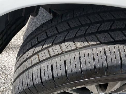 Used 2023 INFINITI QX80 Premium Select w/ Cargo Package image 10