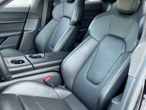 Used 2022 Porsche Taycan GTS image 15