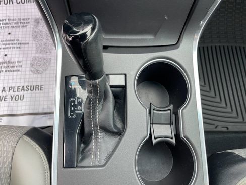 Used 2015 Toyota Camry SE image 18