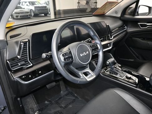 Used 2025 Kia Sportage EX image 10