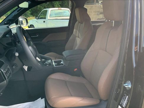 New 2026 Toyota 4Runner Limited AWD/4WD image 9