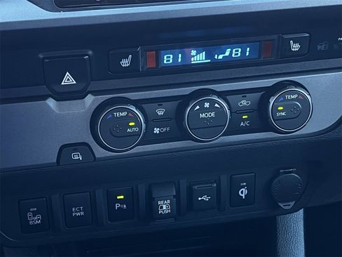 Used 2022 Toyota Tacoma TRD Off-Road w/ TRD Premium Off Road Package image 18