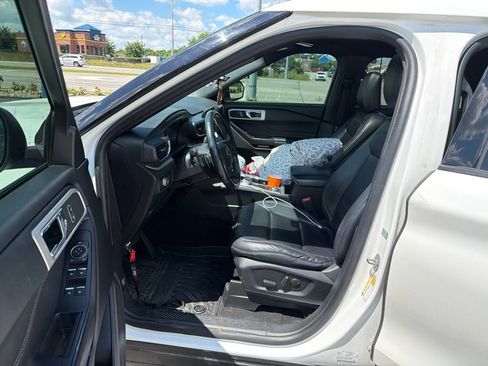 Used 2020 Ford Explorer XLT w/ Equipment Group 202A AWD/4WD image 6