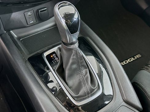 Used 2017 Nissan Rogue S image 24