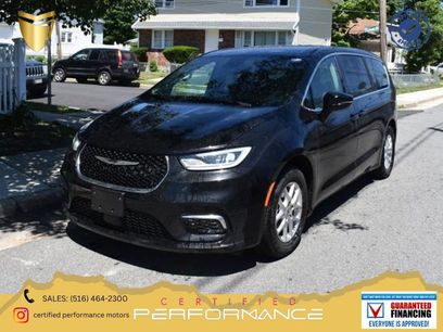 Used 2024 Chrysler Pacifica Touring-L