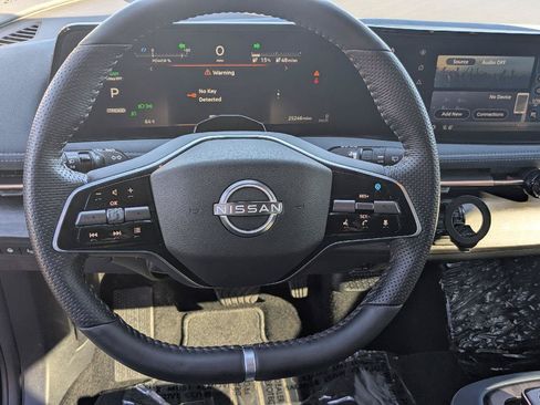 Used 2023 Nissan Ariya AWD/4WD image 22