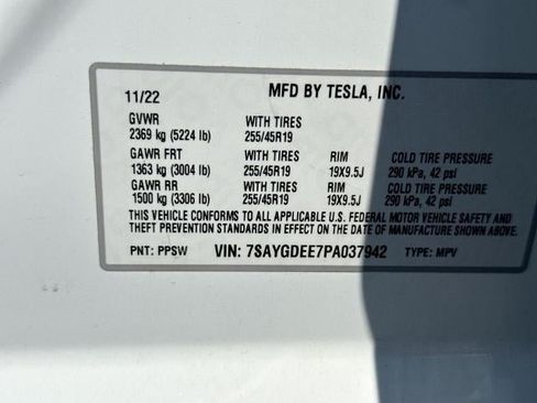 Used 2023 Tesla Model Y Long Range AWD/4WD image 33