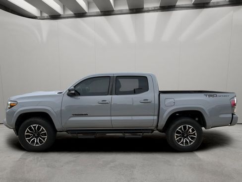 Used 2021 Toyota Tacoma TRD Sport w/ Technology Package image 8