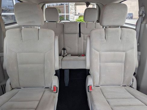 Used 2018 Dodge Grand Caravan SE w/ UConnect Hands-Free Group FWD image 19