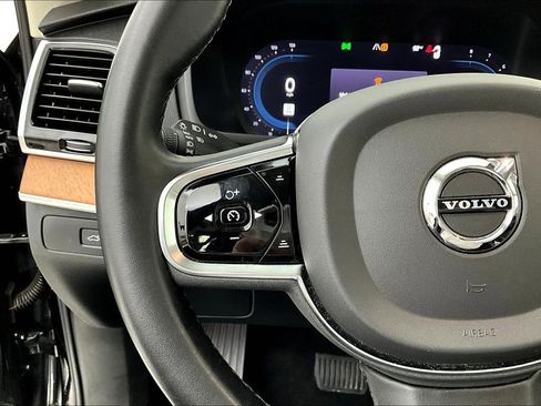 Used 2023 Volvo XC90 B6 Plus image 26
