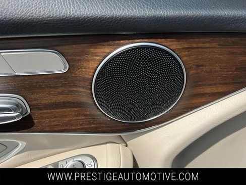 Used 2022 Mercedes-Benz GLC 300 4MATIC w/ Premium Package Lite image 19